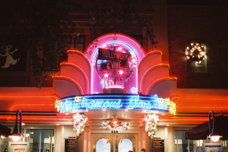 Nocne spektakle muzyczne – co zobaczyć podczas Nocy Teatrów?